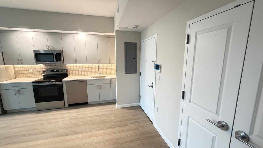 183-03 Hillside Avenue - Photo 12