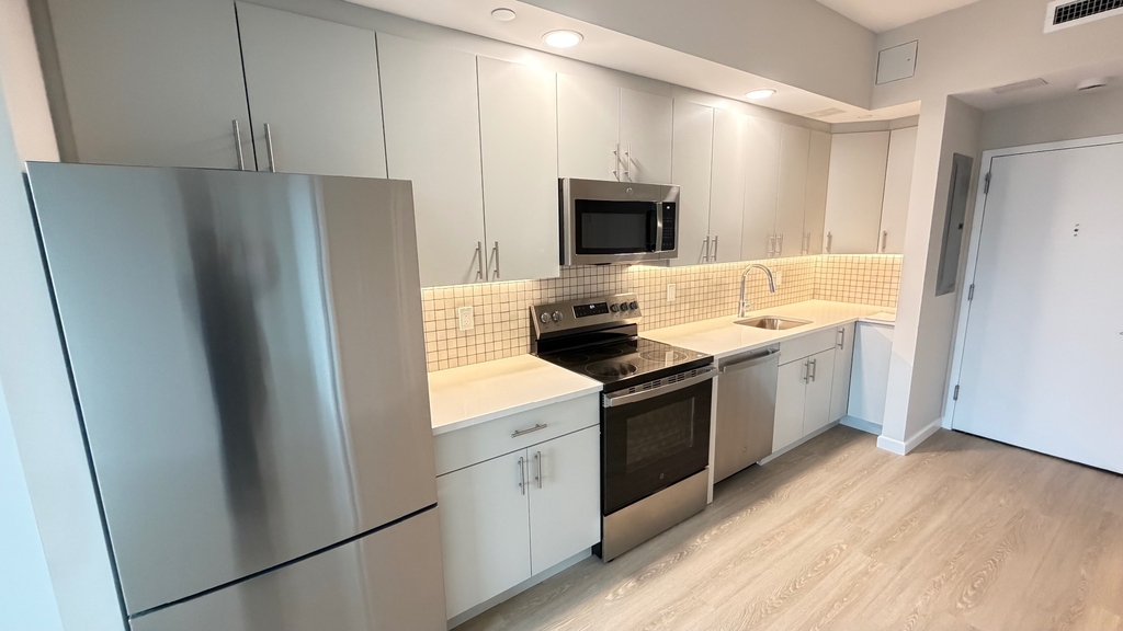 183-03 Hillside Avenue - Photo 10