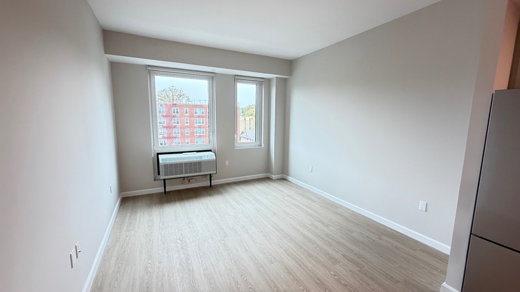 183-03 Hillside Avenue - Photo 5