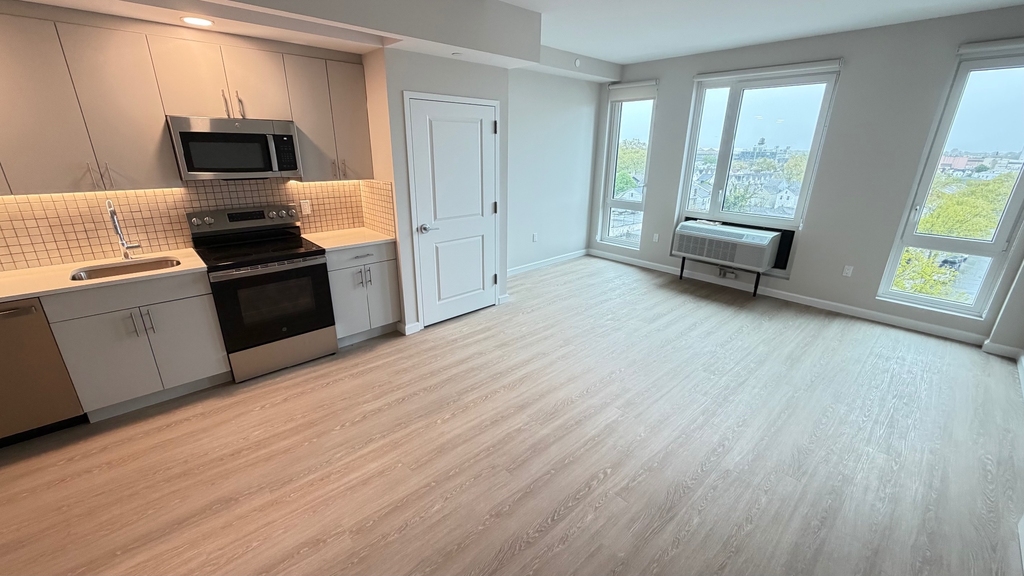183-03 Hillside Avenue - Photo 9
