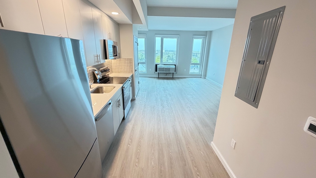 183-03 Hillside Avenue - Photo 6