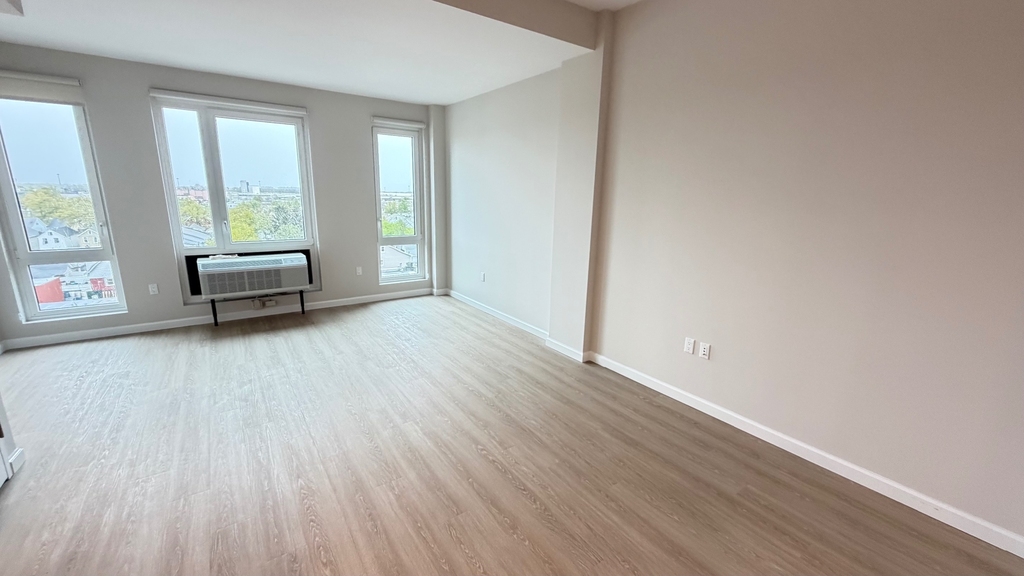 183-03 Hillside Avenue - Photo 8