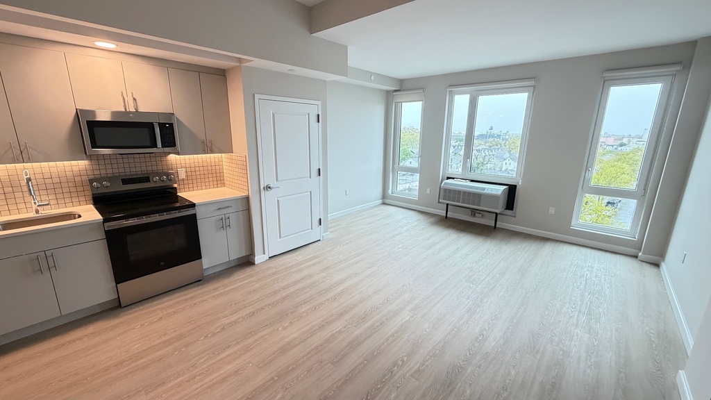 183-03 Hillside Avenue - Photo 10