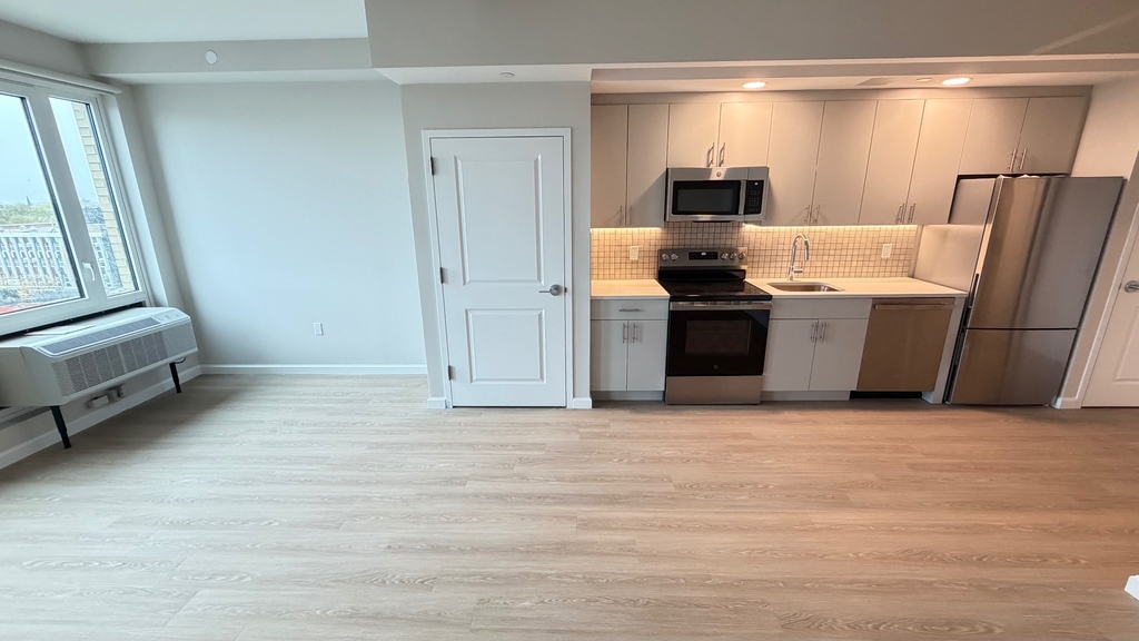 183-03 Hillside Avenue - Photo 10