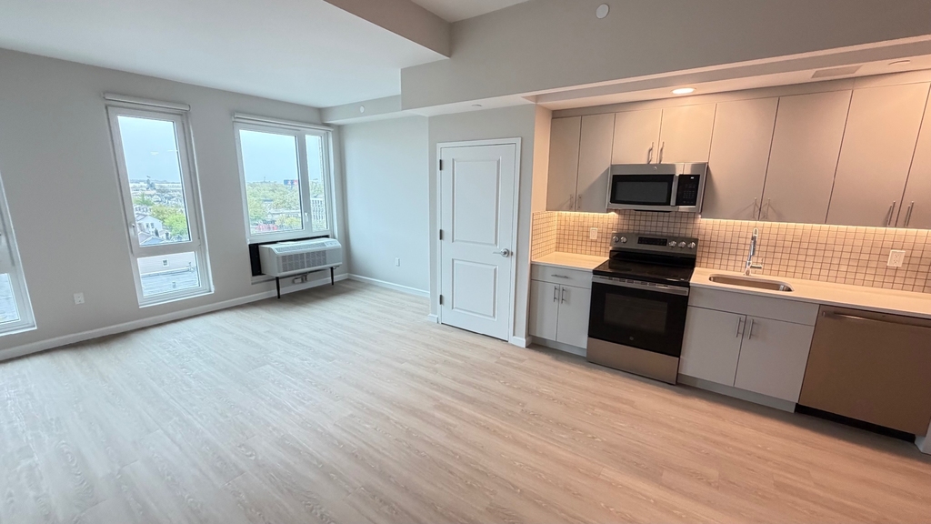 183-03 Hillside Avenue - Photo 9