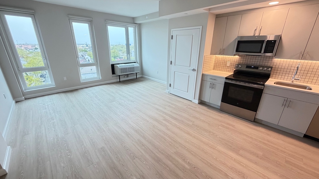 183-03 Hillside Avenue - Photo 8
