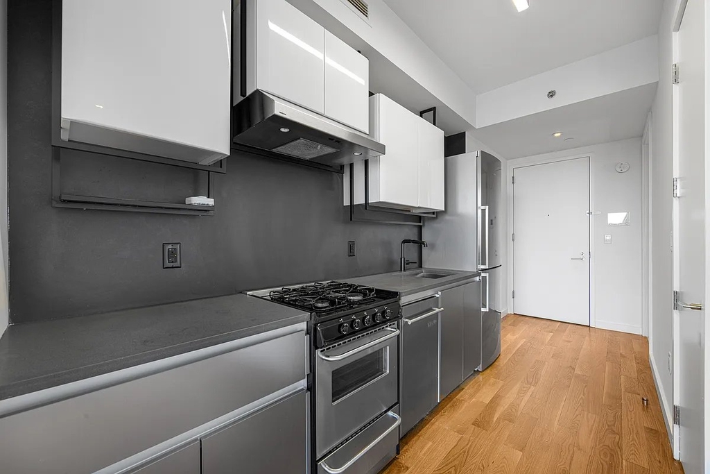 123 Melrose Street - Photo 1