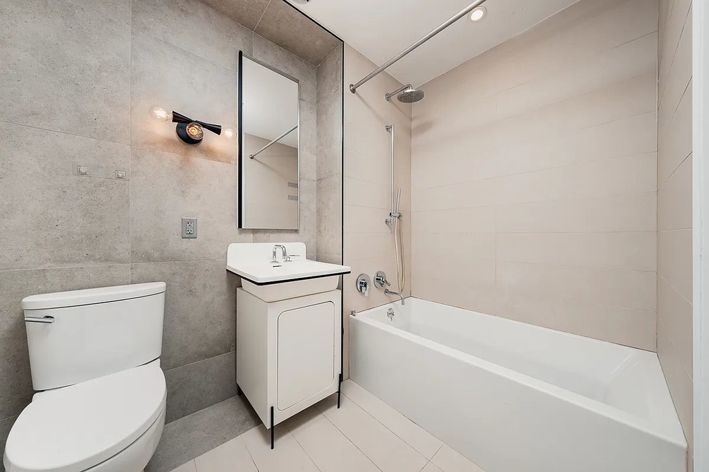 123 Melrose Street - Photo 3