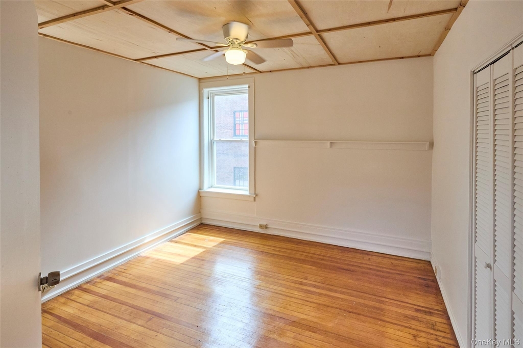 457 Main St - Photo 4