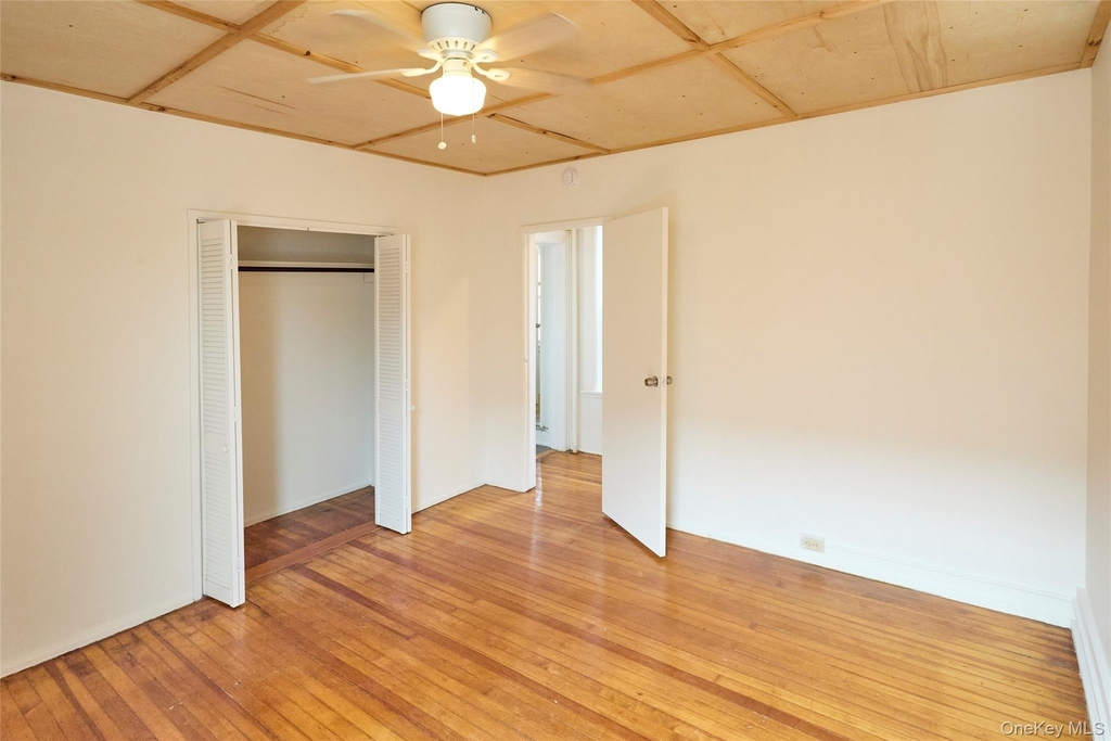 457 Main St - Photo 2