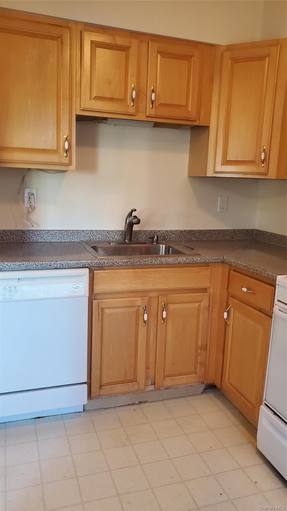 101 Sylvan Avenue - Photo 13