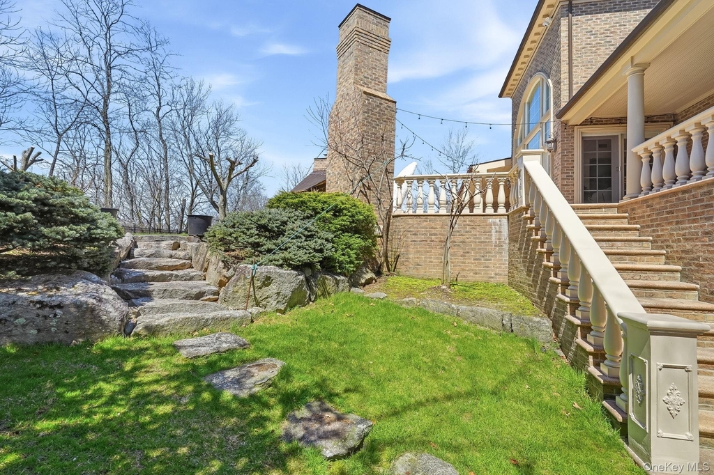 590 West Street - Photo 26