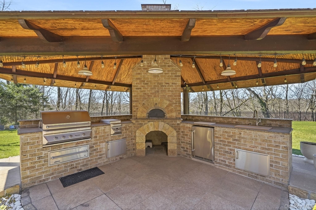590 West Street - Photo 24