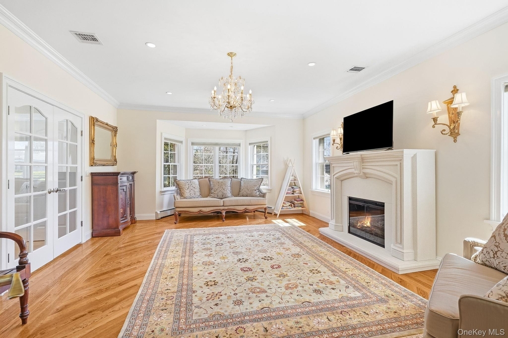 590 West Street - Photo 4