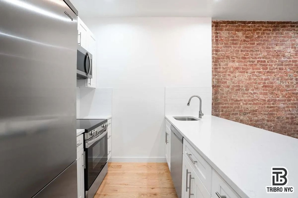 1386 Flatbush Avenue - Photo 2