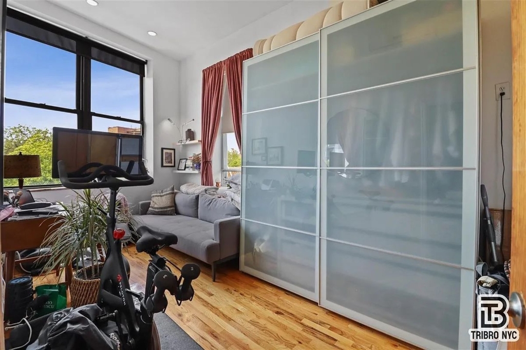 197 Monitor Street - Photo 8