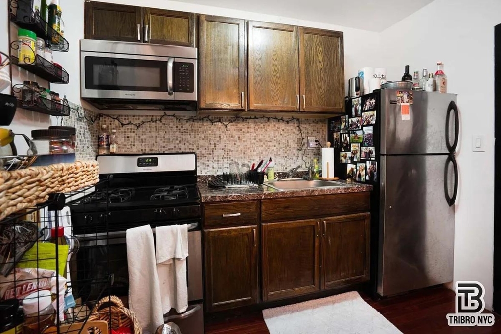 418 E 119th Street - Photo 2