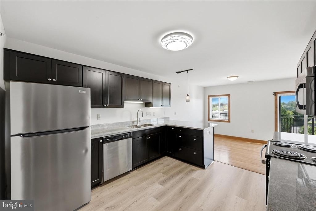 443 Millwood Ave - Photo 1