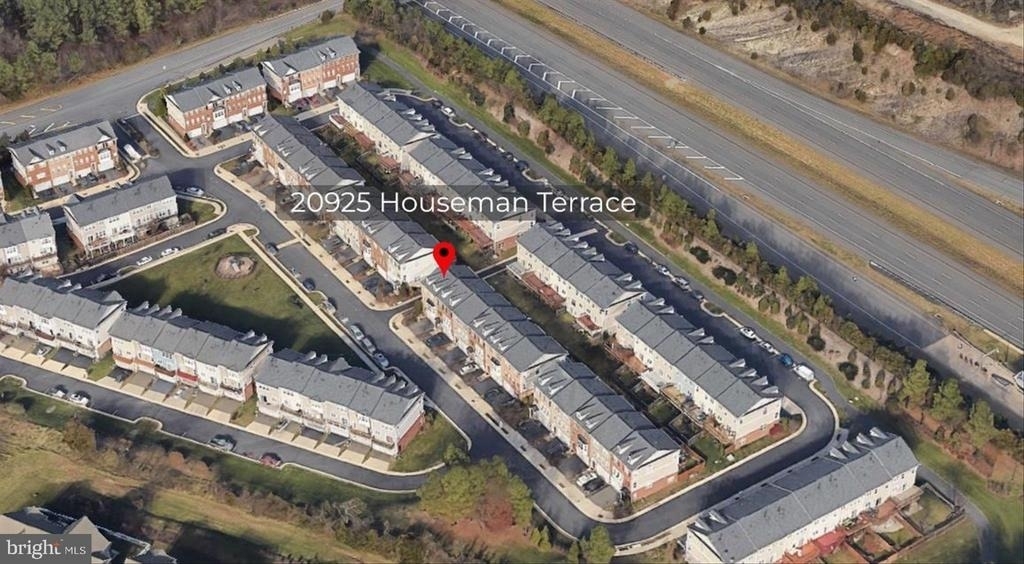 20925 Houseman Terrace - Photo 1