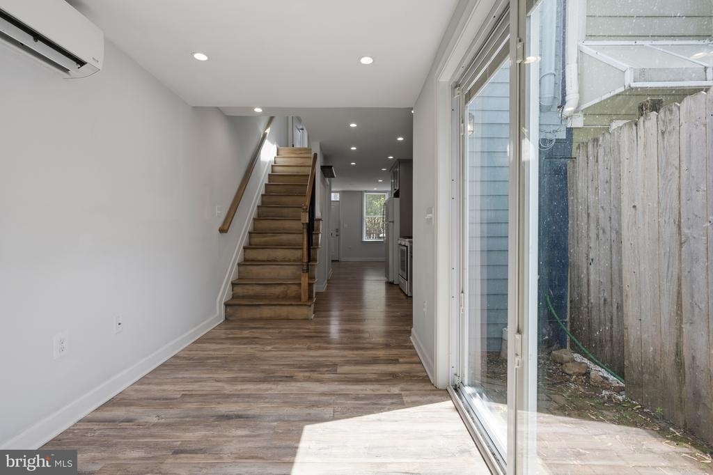 312 N Henry Street - Photo 11