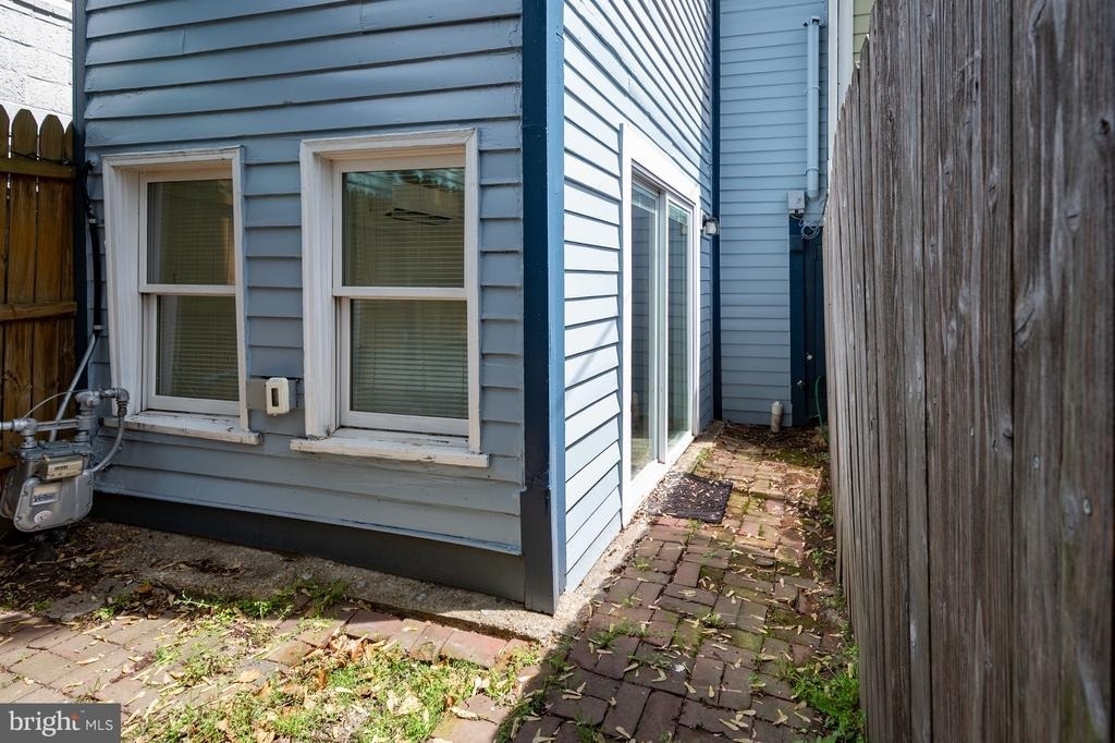 312 N Henry Street - Photo 27