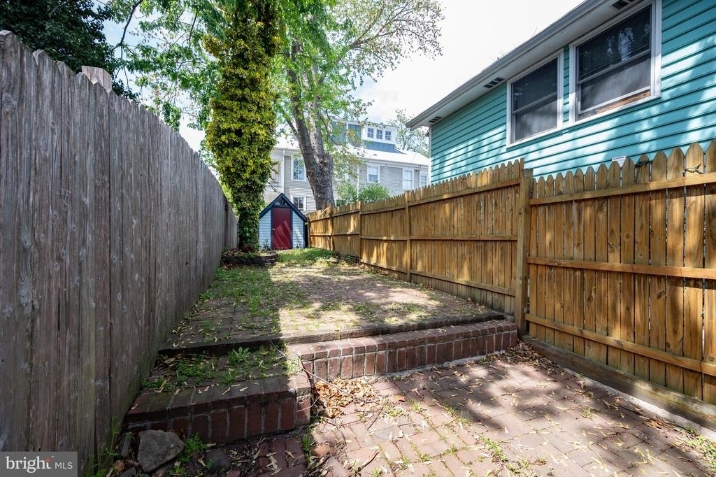 312 N Henry Street - Photo 34