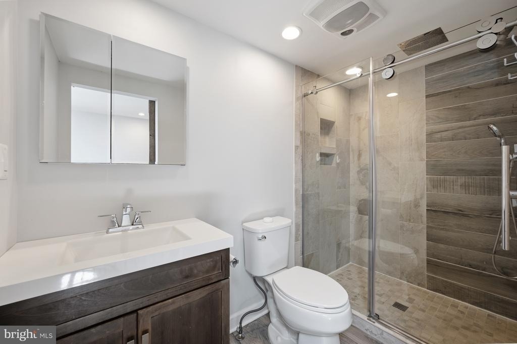 312 N Henry Street - Photo 24