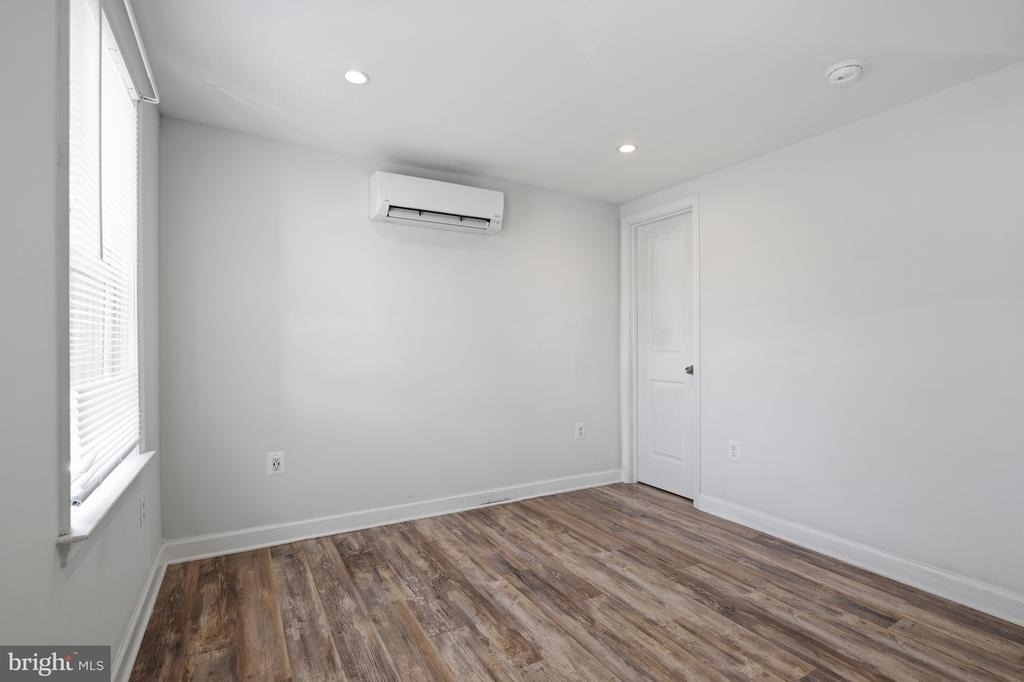 312 N Henry Street - Photo 17