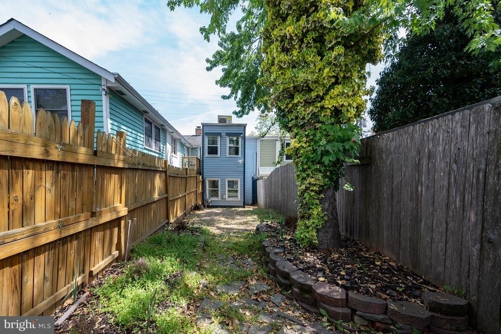 312 N Henry Street - Photo 31