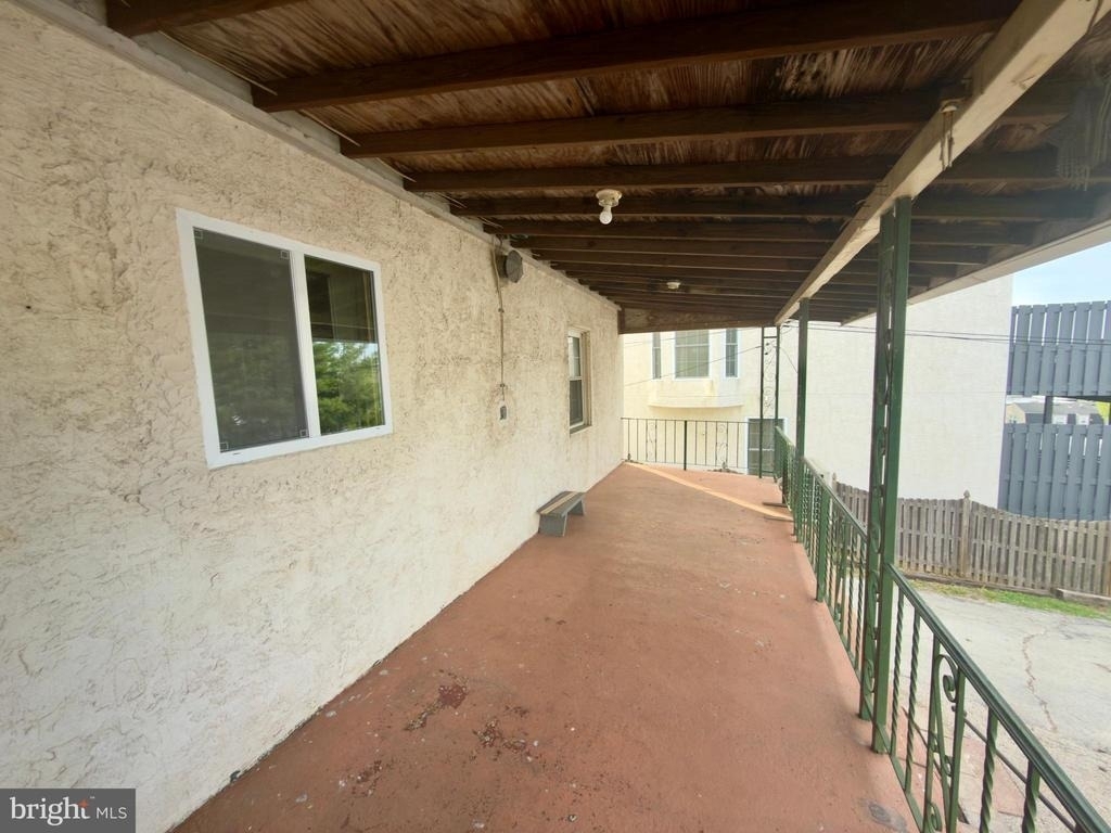 422 W 6th Avenue - Photo 8