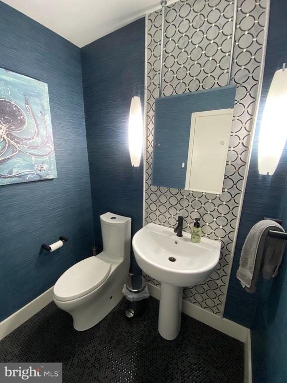 805 Rosehill Drive - Photo 3