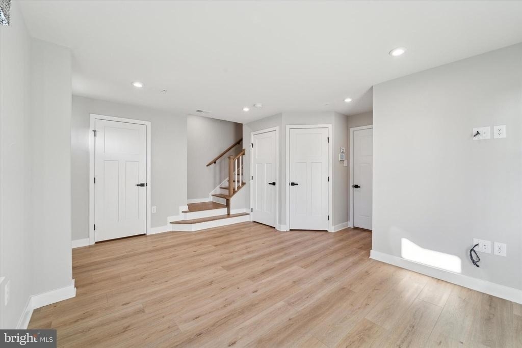 122 Arcadia Way - Photo 3