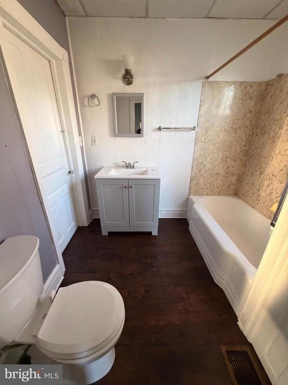 212 Helms Avenue - Photo 7