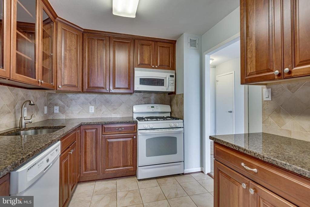 1111 University Boulevard W - Photo 15