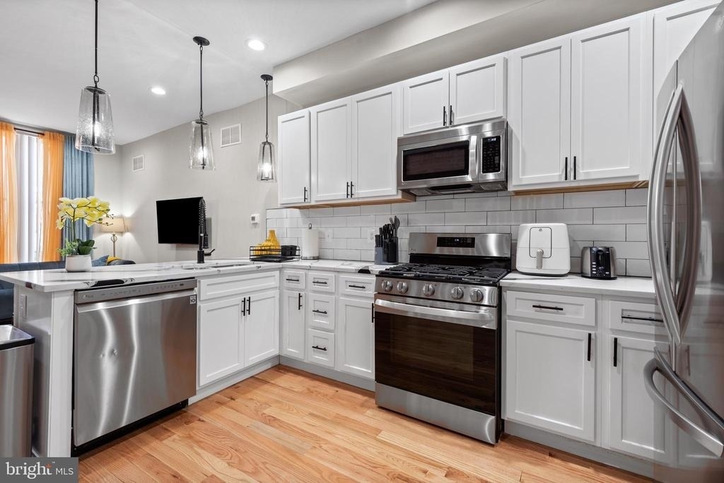 2219 E Chase Street - Photo 6