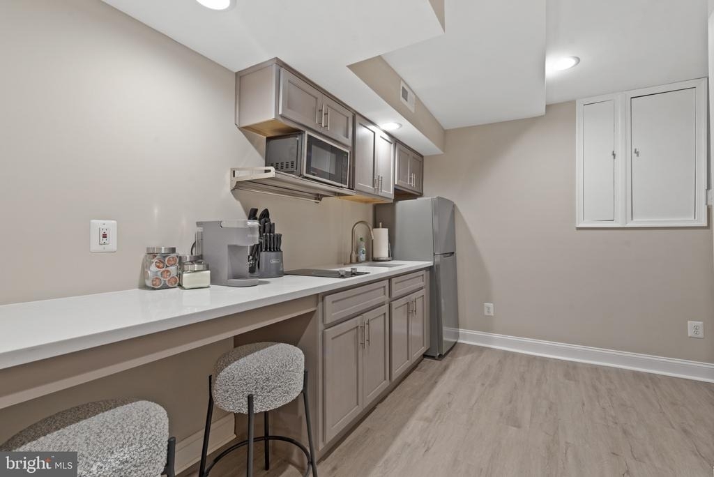 2219 E Chase Street - Photo 40