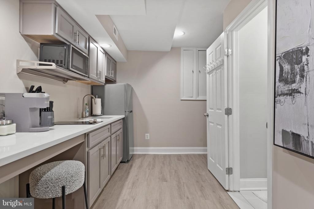 2219 E Chase Street - Photo 56