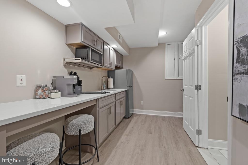 2219 E Chase Street - Photo 39