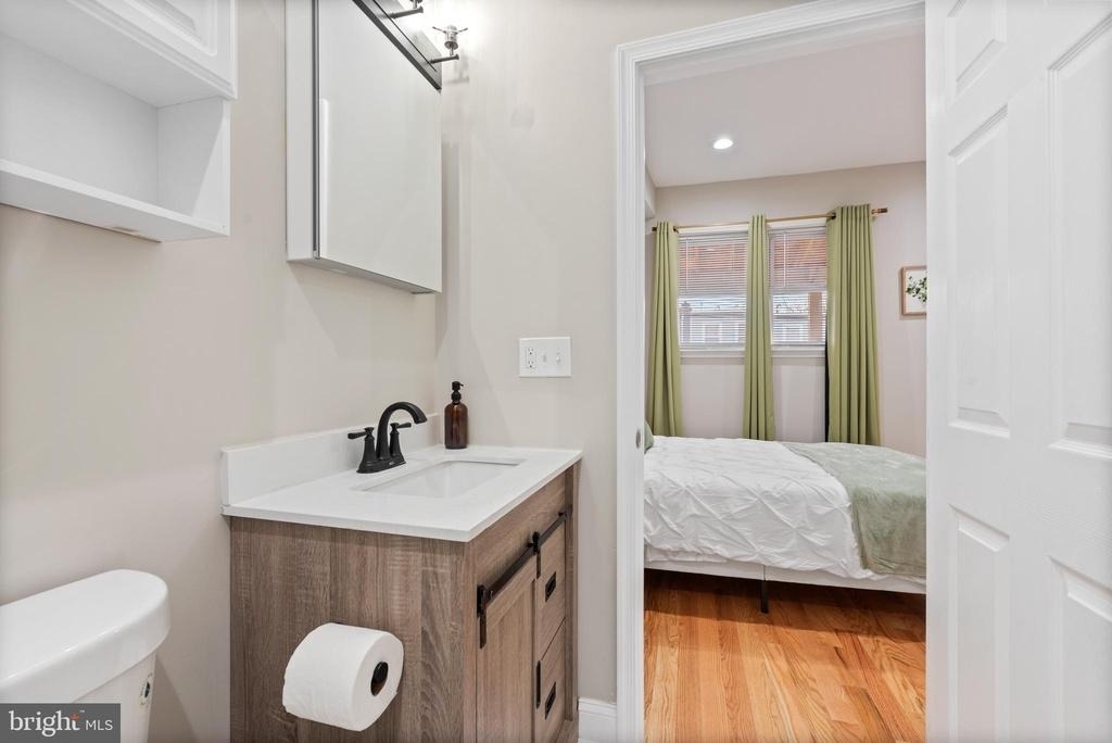 2219 E Chase Street - Photo 19