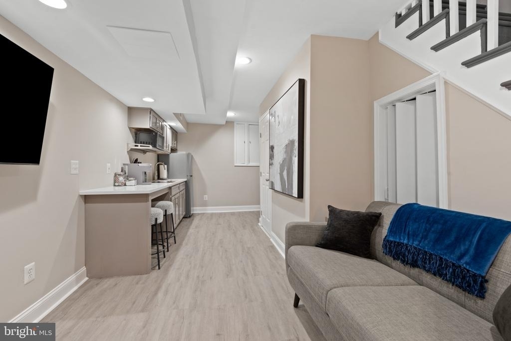 2219 E Chase Street - Photo 43