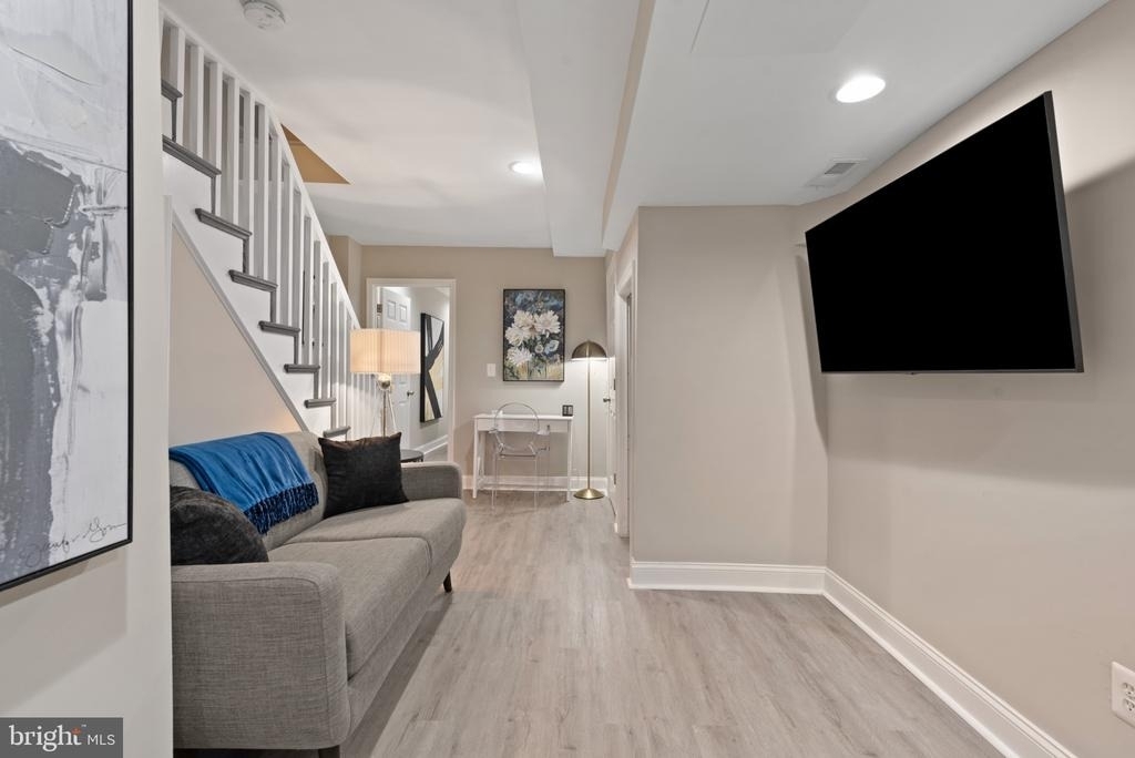 2219 E Chase Street - Photo 42
