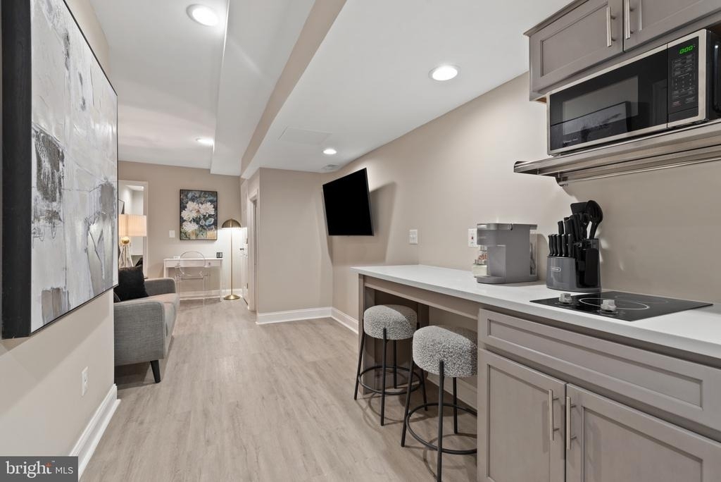 2219 E Chase Street - Photo 41