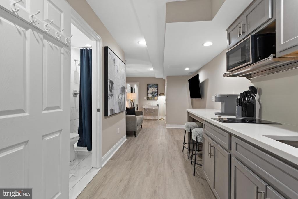 2219 E Chase Street - Photo 37