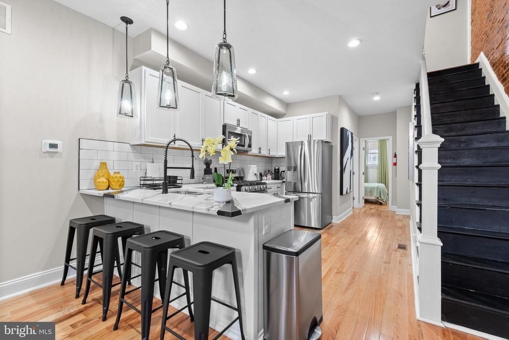 2219 E Chase Street - Photo 4