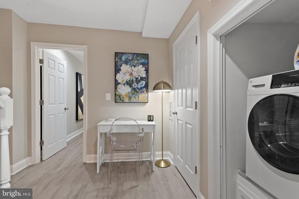 2219 E Chase Street - Photo 61