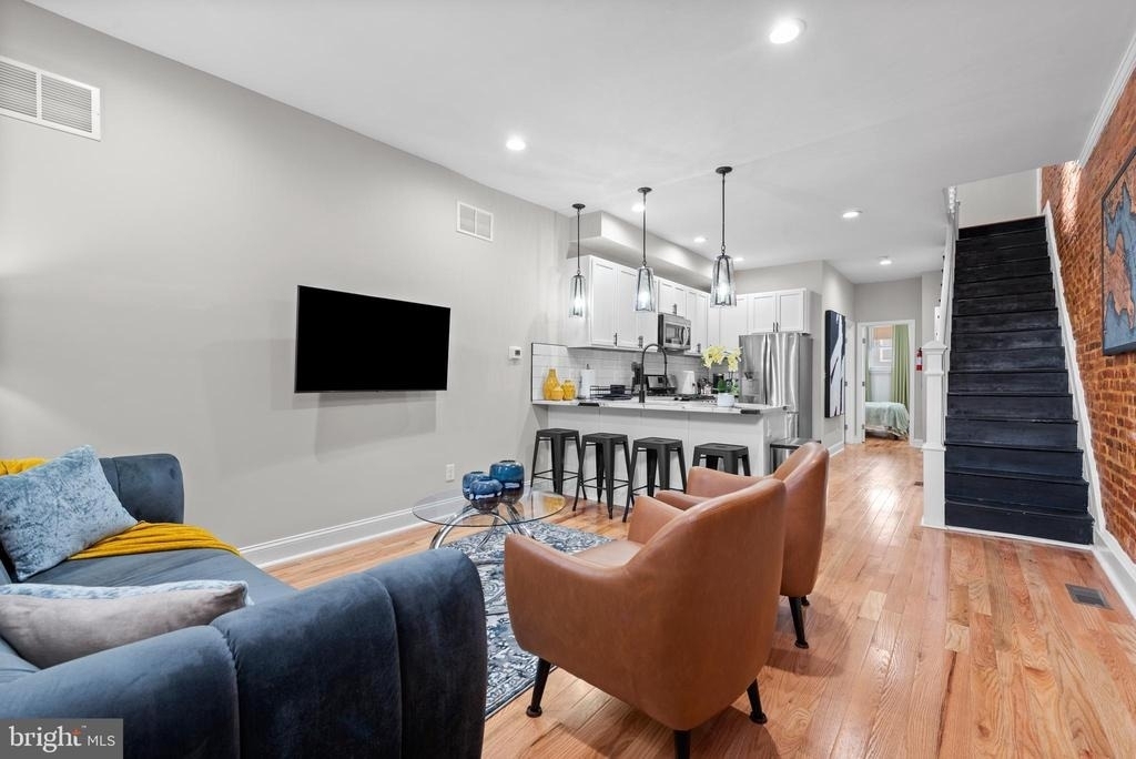 2219 E Chase Street - Photo 13