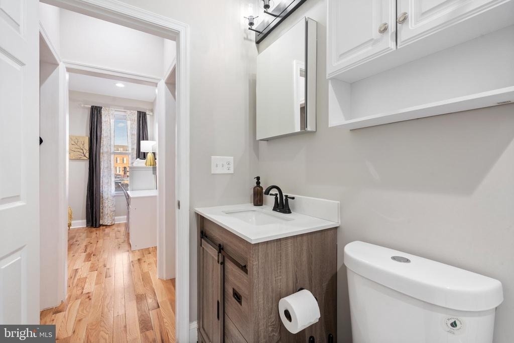 2219 E Chase Street - Photo 28