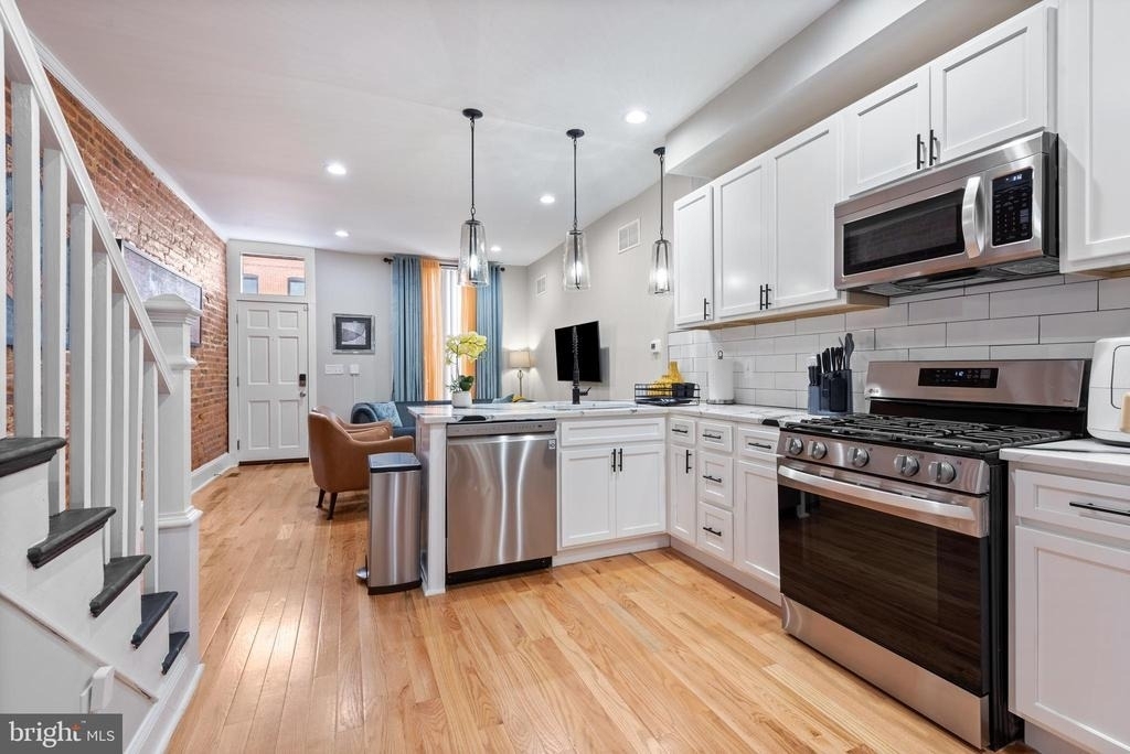 2219 E Chase Street - Photo 9