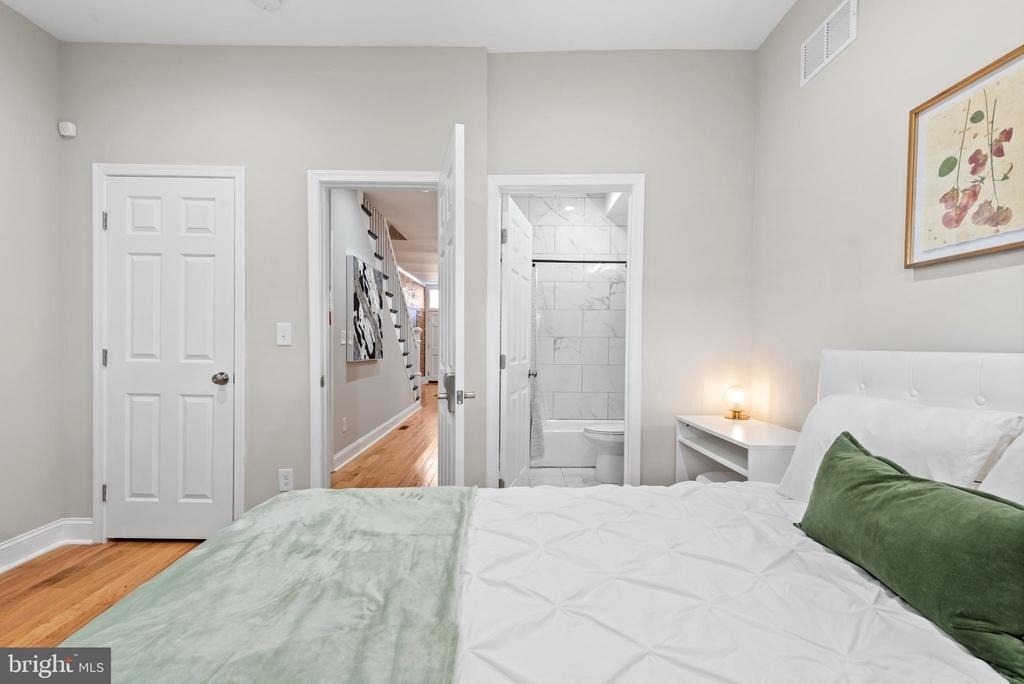 2219 E Chase Street - Photo 17