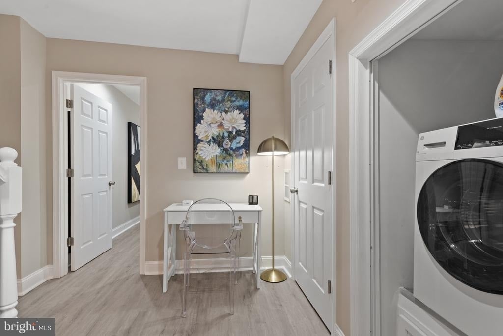 2219 E Chase Street - Photo 46